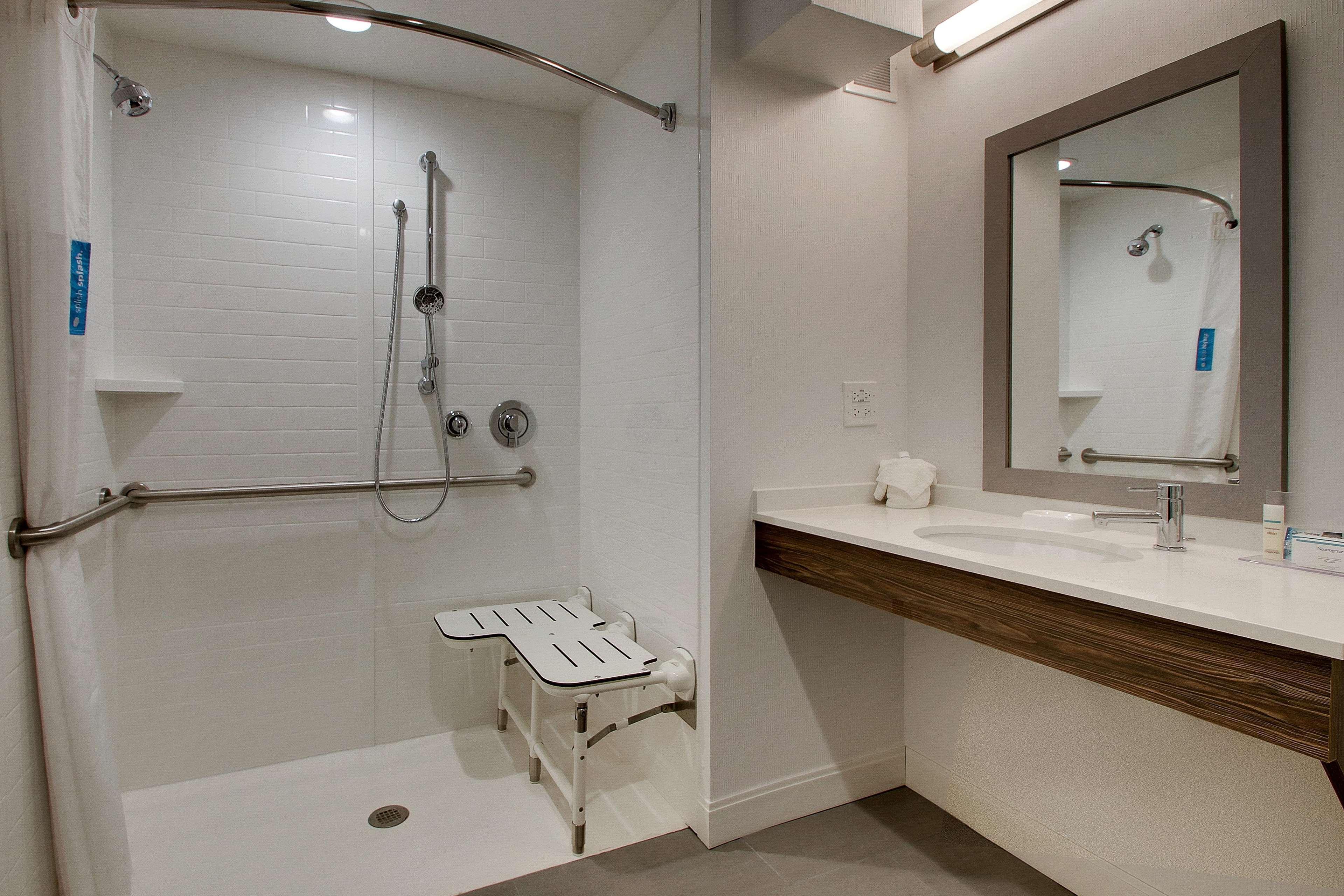 Hampton Inn & Suites Chicago/Aurora Ngoại thất bức ảnh